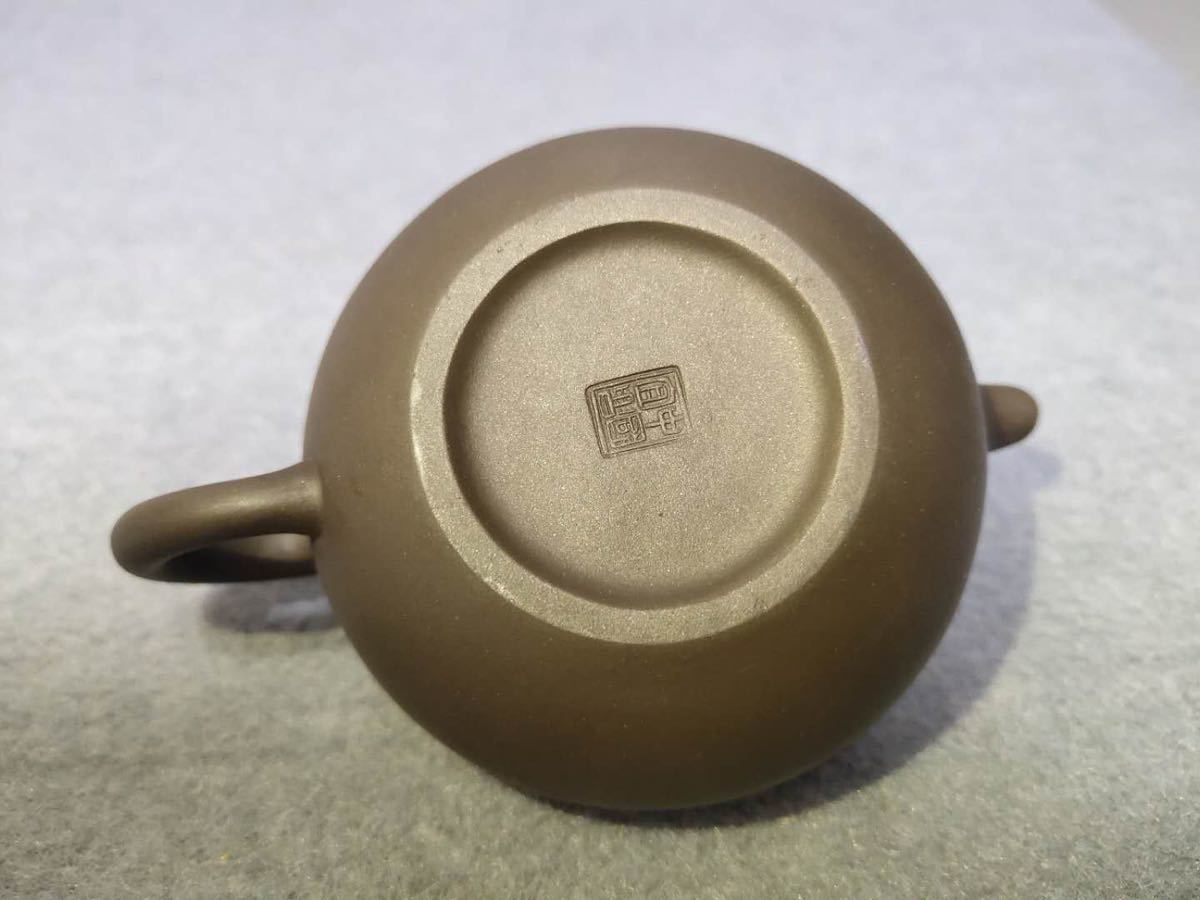 唐物 中国宜興 在印 紫泥 急須 サイズ約12.8cm×8.5cm×h8.2cm 茶壺 古玩 中国美術 宜興 紫砂 朱泥 烏泥 煎茶道具 急須 紫砂