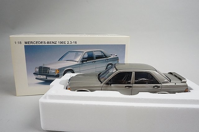 AUTOart Mercedes-Benz 190E 2.3-16 1/18