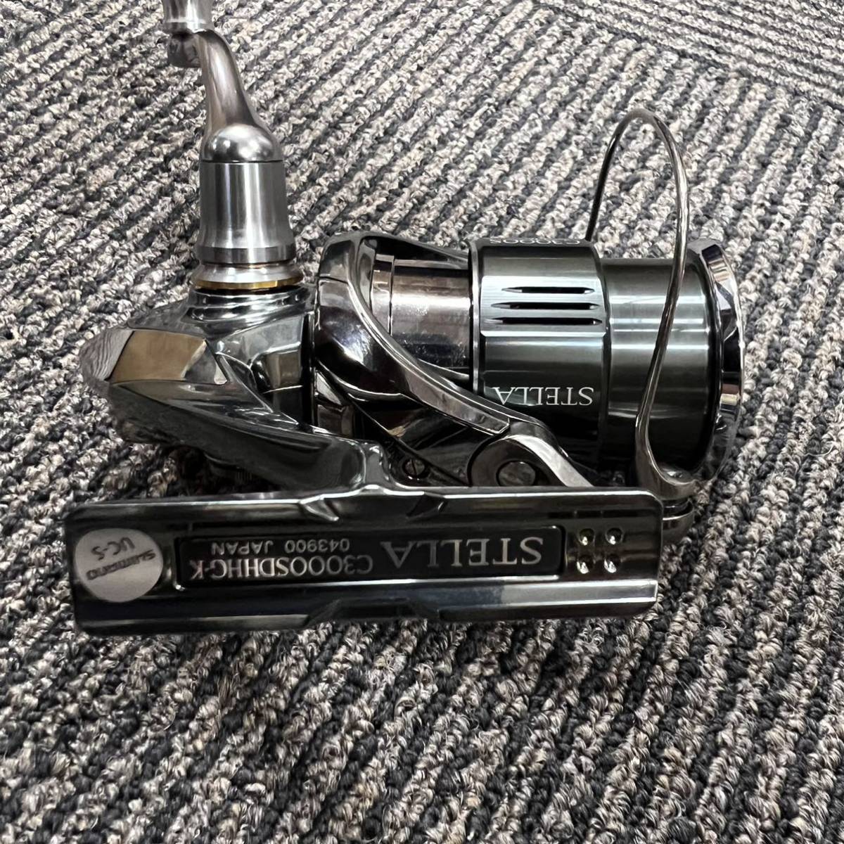 超美品】シマノ22ステラ C3000SDH 夢屋シングルハンドル・ノブ