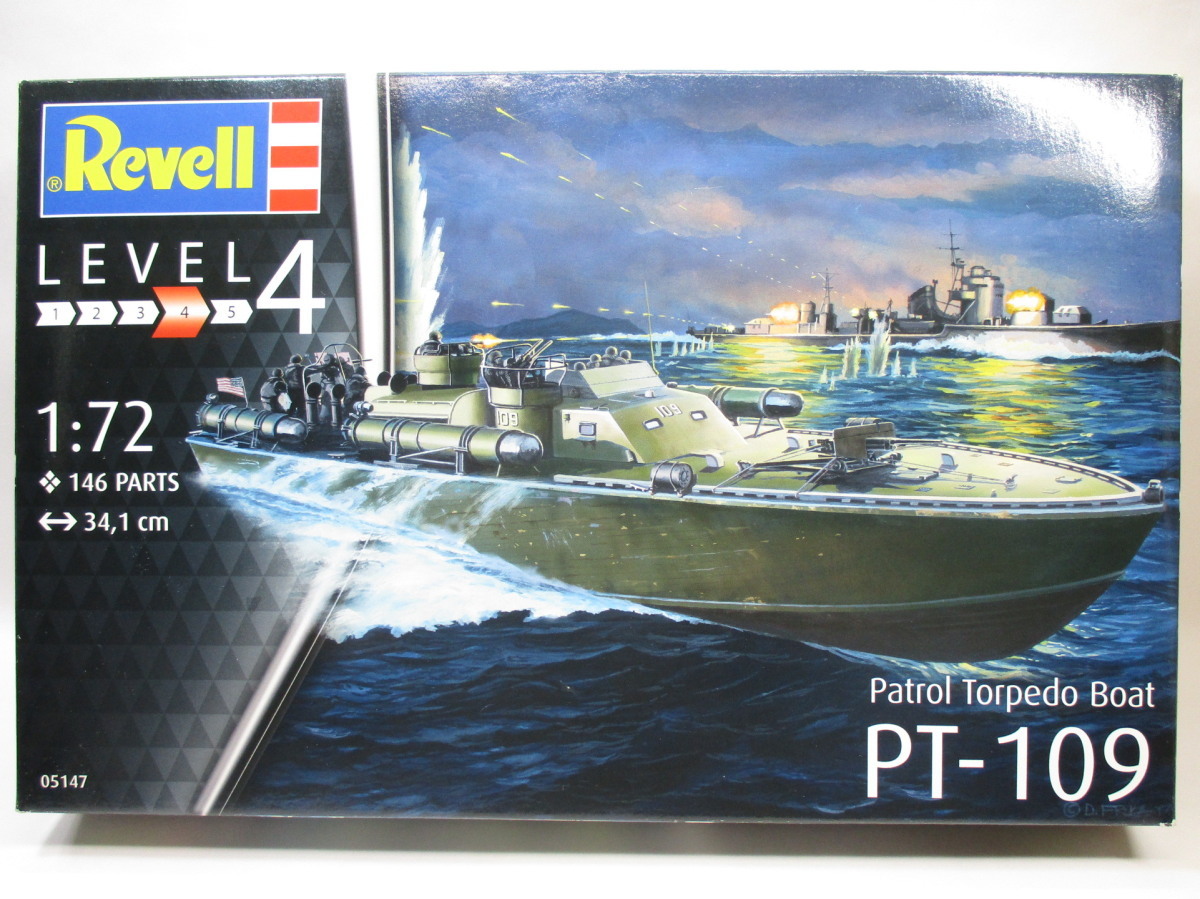 Revell PT-109 パトロール魚雷艇 1/72 Amazon.com: REVELL Set Patrol Torpedo Boat PT-109