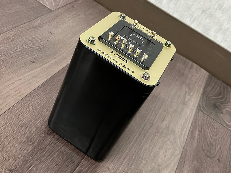タムラ社製真空管アンプ用出力トランス F2005 新同美品の動作品 タムラ社製真空管アンプ用出力トランス F2005 新同美品の動作品