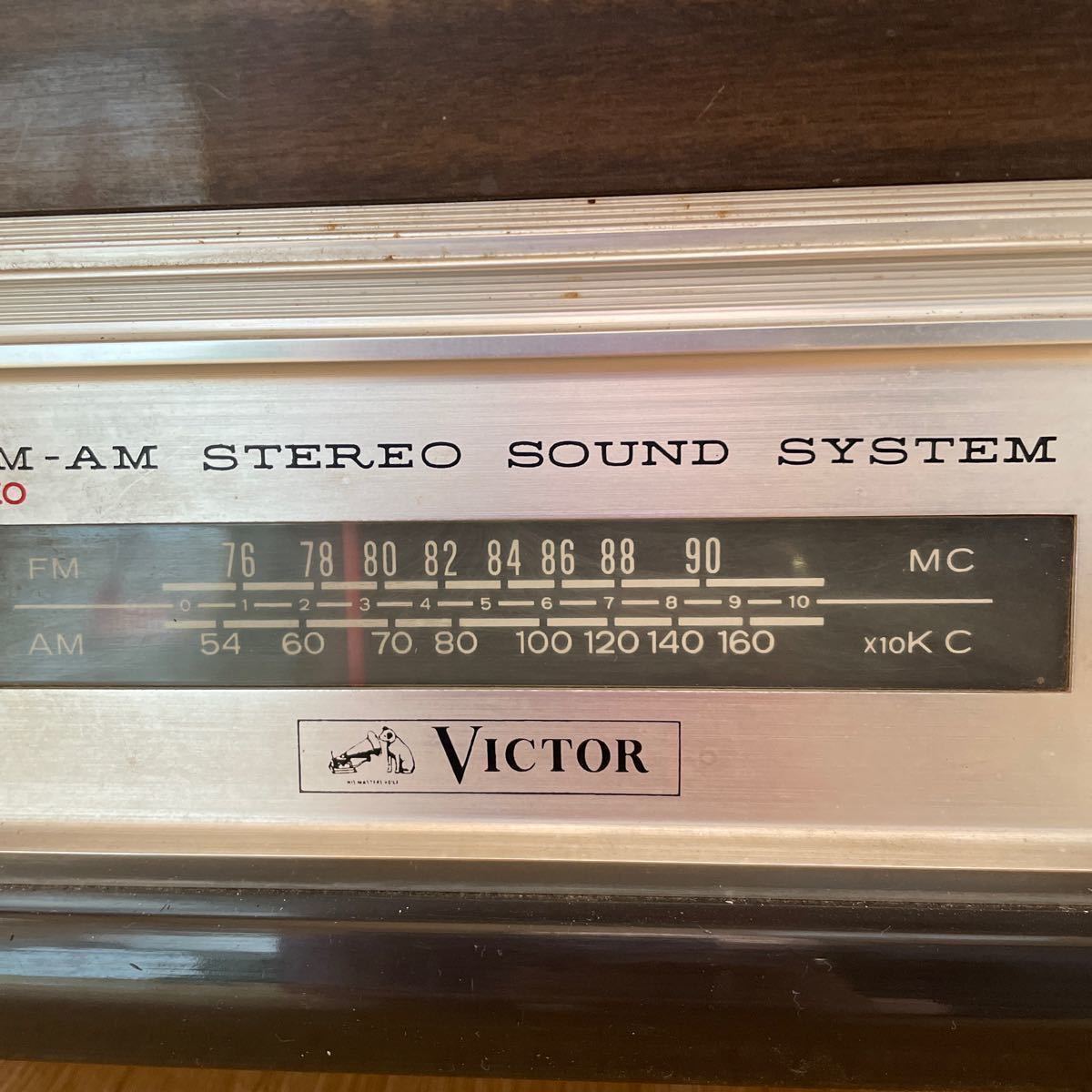 Bibian 比比昂- ビクターVictor レコードプレーヤー付き真空管