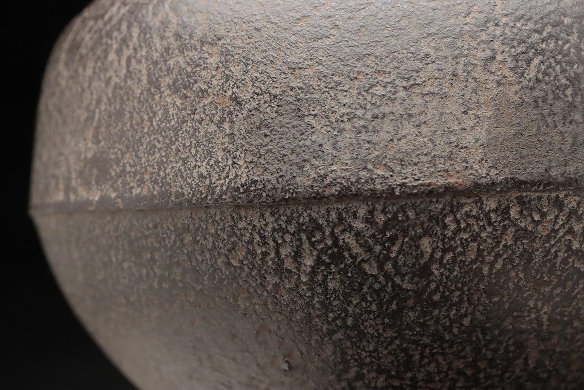 古玄社】時代 東昏造斑紫銅文字彫文／花瓶 CJ8187