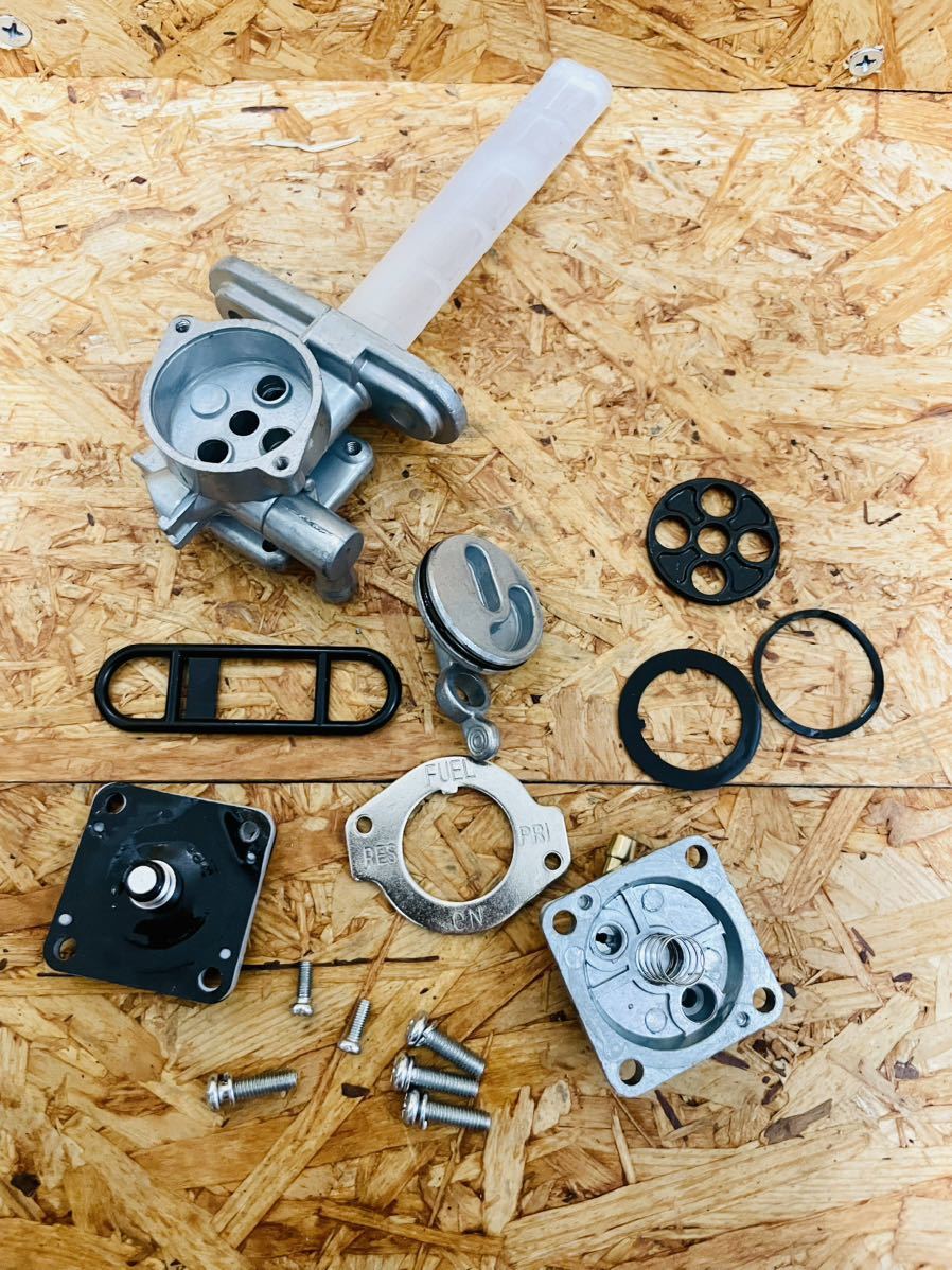 gsx250e/gsx400eザリ ガソリンコック 204)GSX250Eゴキ GSX400Eゴキ