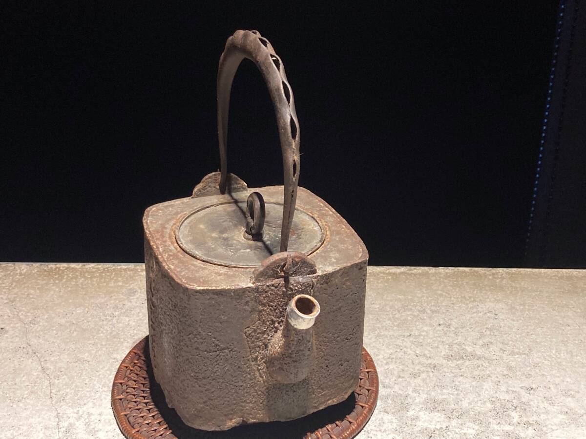 □古鏡蓋 小ぶり 四方形 鉄瓶 時代物□（Yahoo!オークション