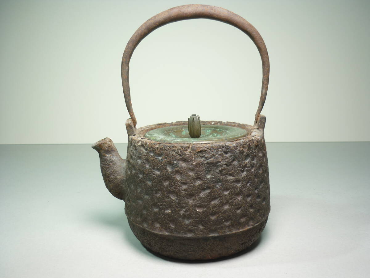 香】鉄瓶 釜師系 肩衝形 瓔珞文 斑紫銅銀座蓋