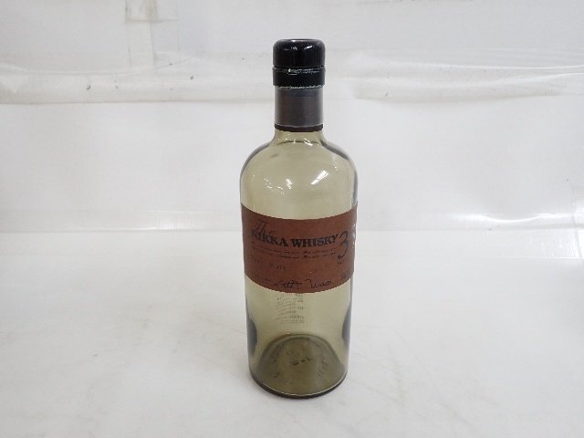 竹鶴35年の空瓶です。