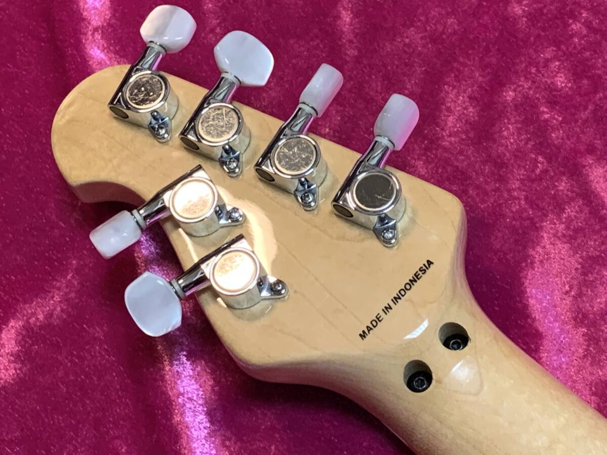 stearing by music man ax40 pink B'z 松本（Sterling by