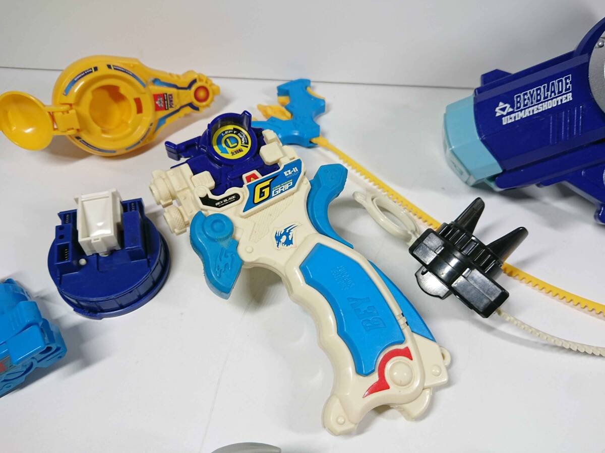 爆転シュートベイブレード　まとめ　ジャンクセット　35コ完成品、パーツ多数 Yahoo!オークション - 爆転シュートベイブレード ジャンクセット