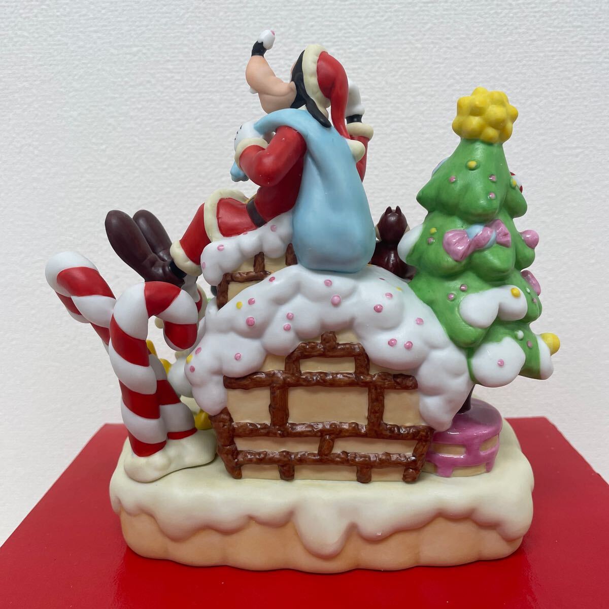 クリスマスの音楽を奏でるミッキーマウスたち！東京