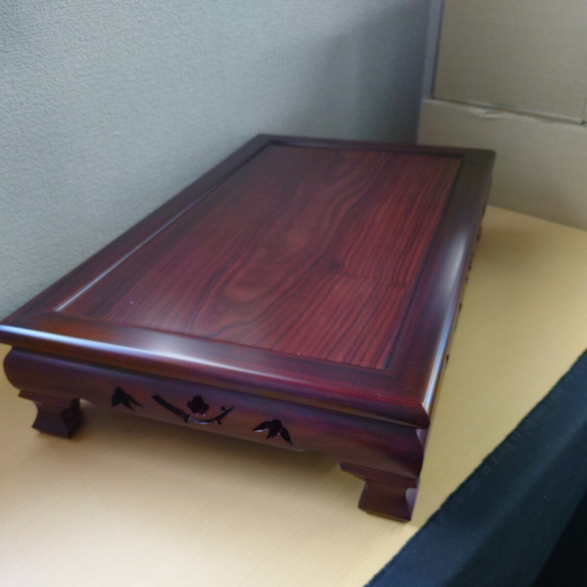 李朝様式家具 銘木 花梨 透かし彫り サイドテーブル 八角形 花台 飾り台 李朝様式家具 銘木 花梨 透かし彫り サイドテーブル 八角形 花台 飾り