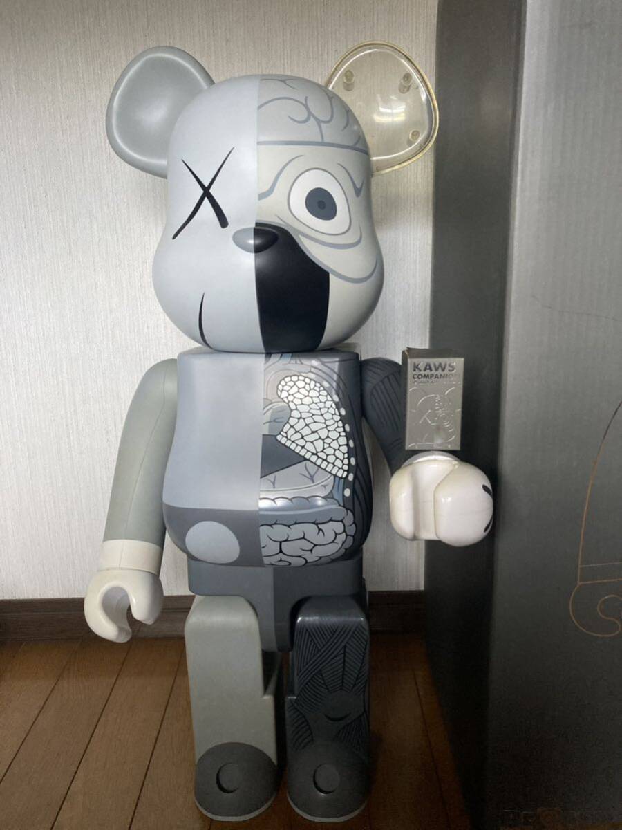 kaws x bearbrick 100% 人体模型 コンパニオン｜おもちゃ