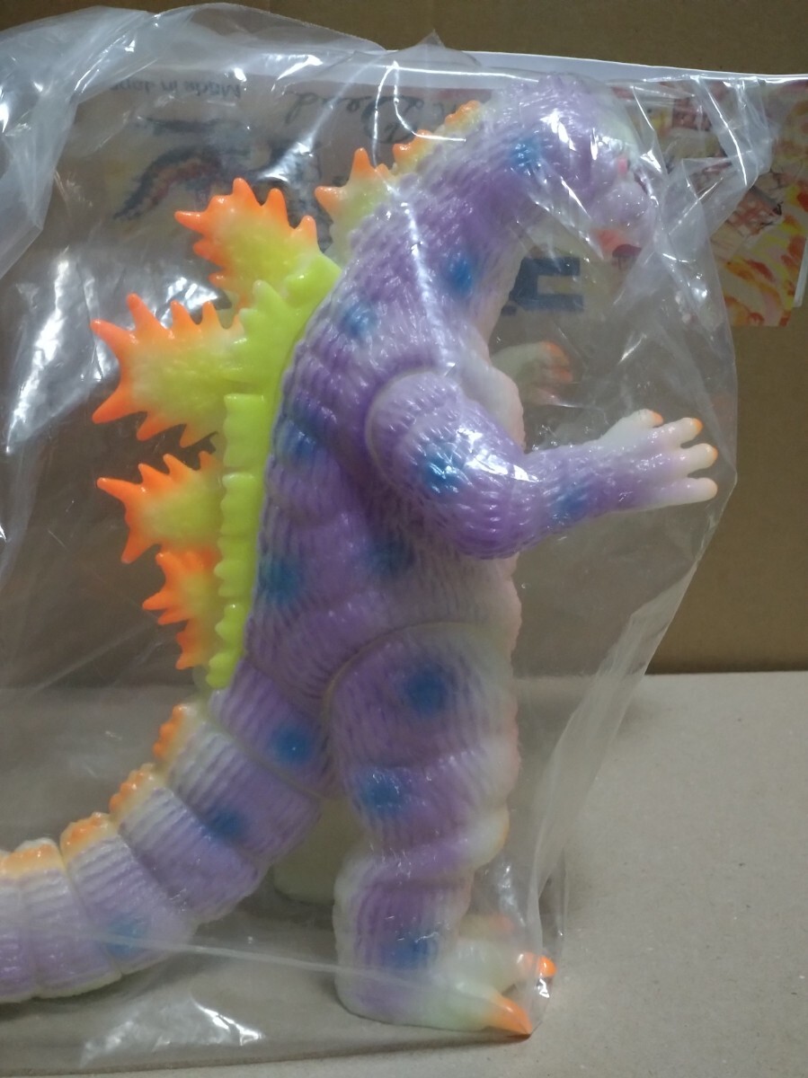 Bibian 比比昂- サルジルシ× BRAIN DEAD ゴジラ1964 蓄光GID