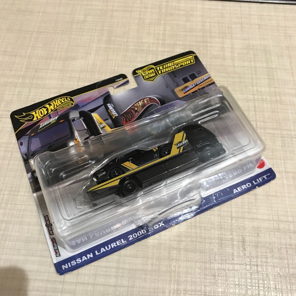 ホットウィール レジェンドツアー ローレル ブタケツ チームトランスポート 2台 2台 ホットウィール レジェンドツアー ローレル ブタケツ チーム