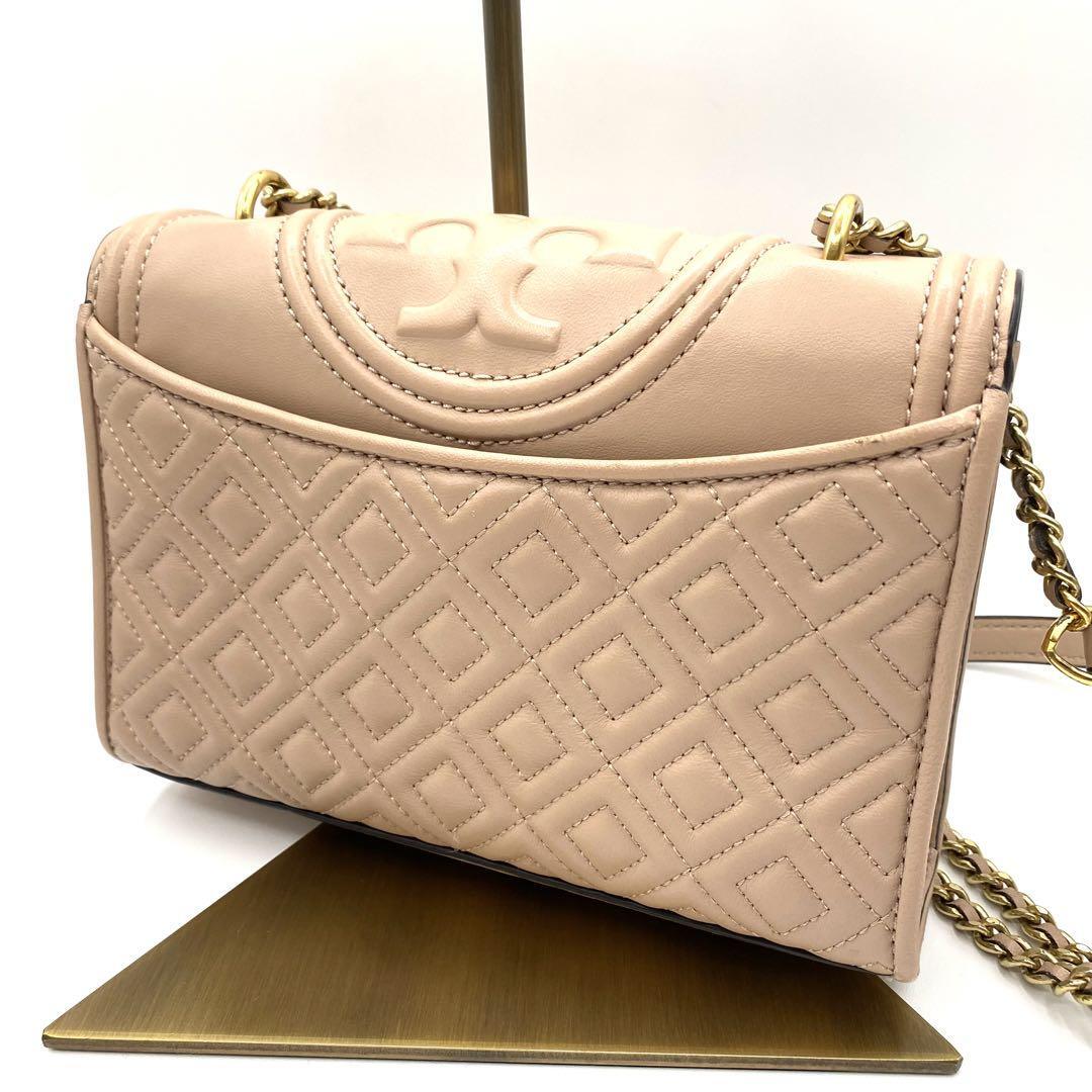 最終価格!!　美品　トリーバーチ　本革　チェーンショルダー　ベージュ TORY BURCH トリーバーチ バッグ ぺブルレザー ブリテン