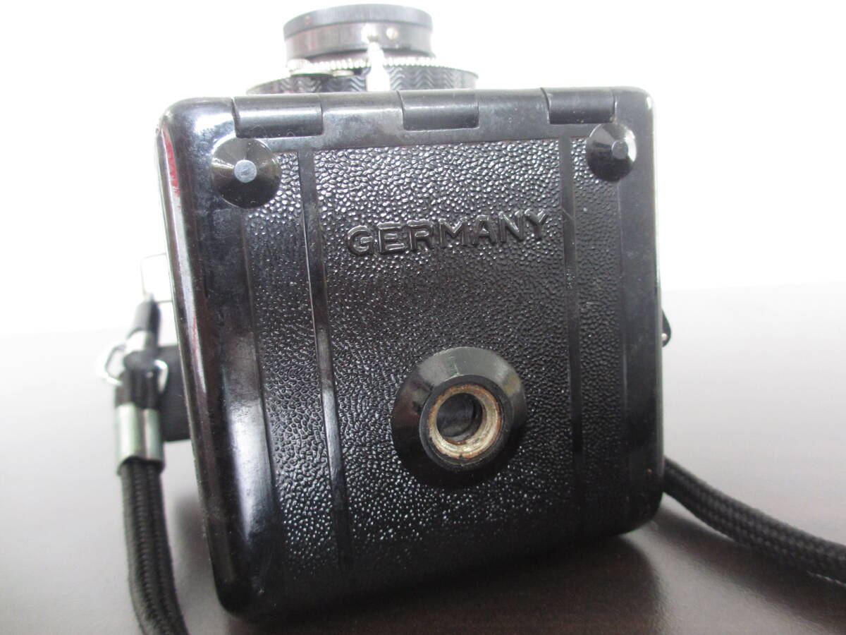 Bibian 比比昂- Voigtlander フォクトレンダーBrillant 二眼レフ