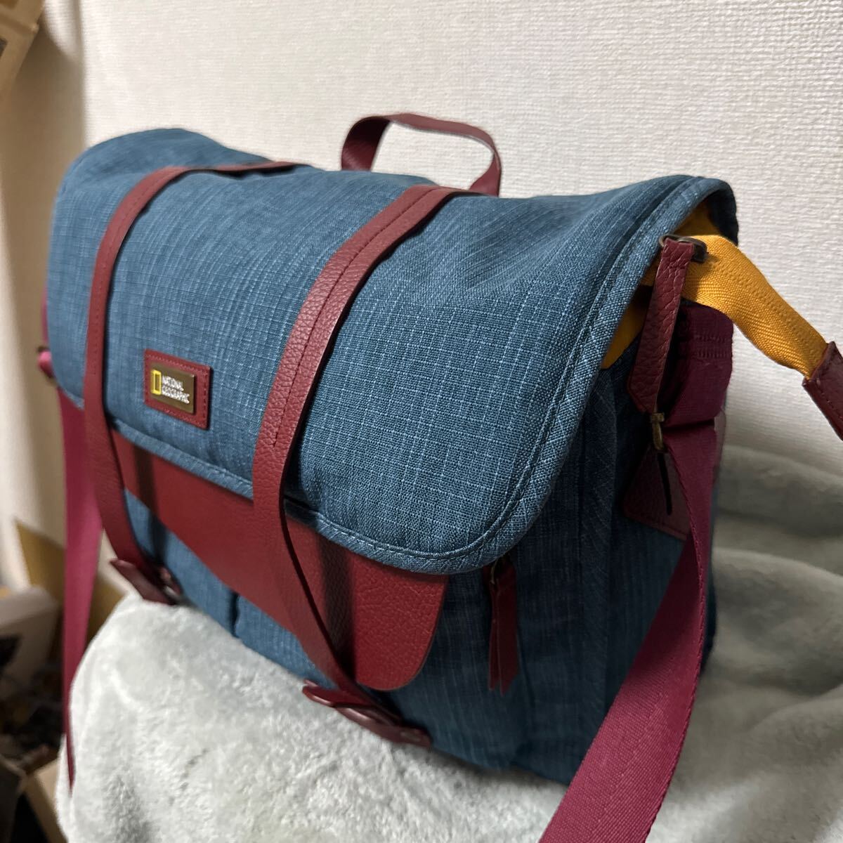 【美品】ナショナルジオグラフィック オーストラリア カメラバッグ バックパック リュック nationalgeographic マンフロット manfrotto ナショナルジオグラフィック：カメラバッグ⁄バックパック⁄7.1L NG5160