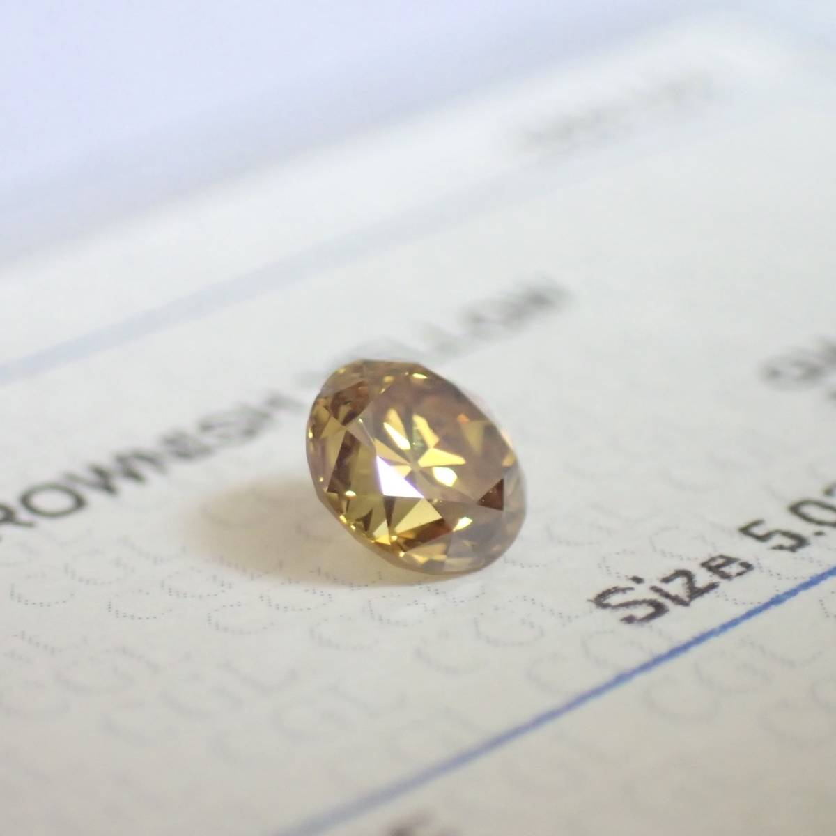 0.561ct FDBY SI2 蛍光 ミディアムオレンジ ダイヤモンド ルース 
