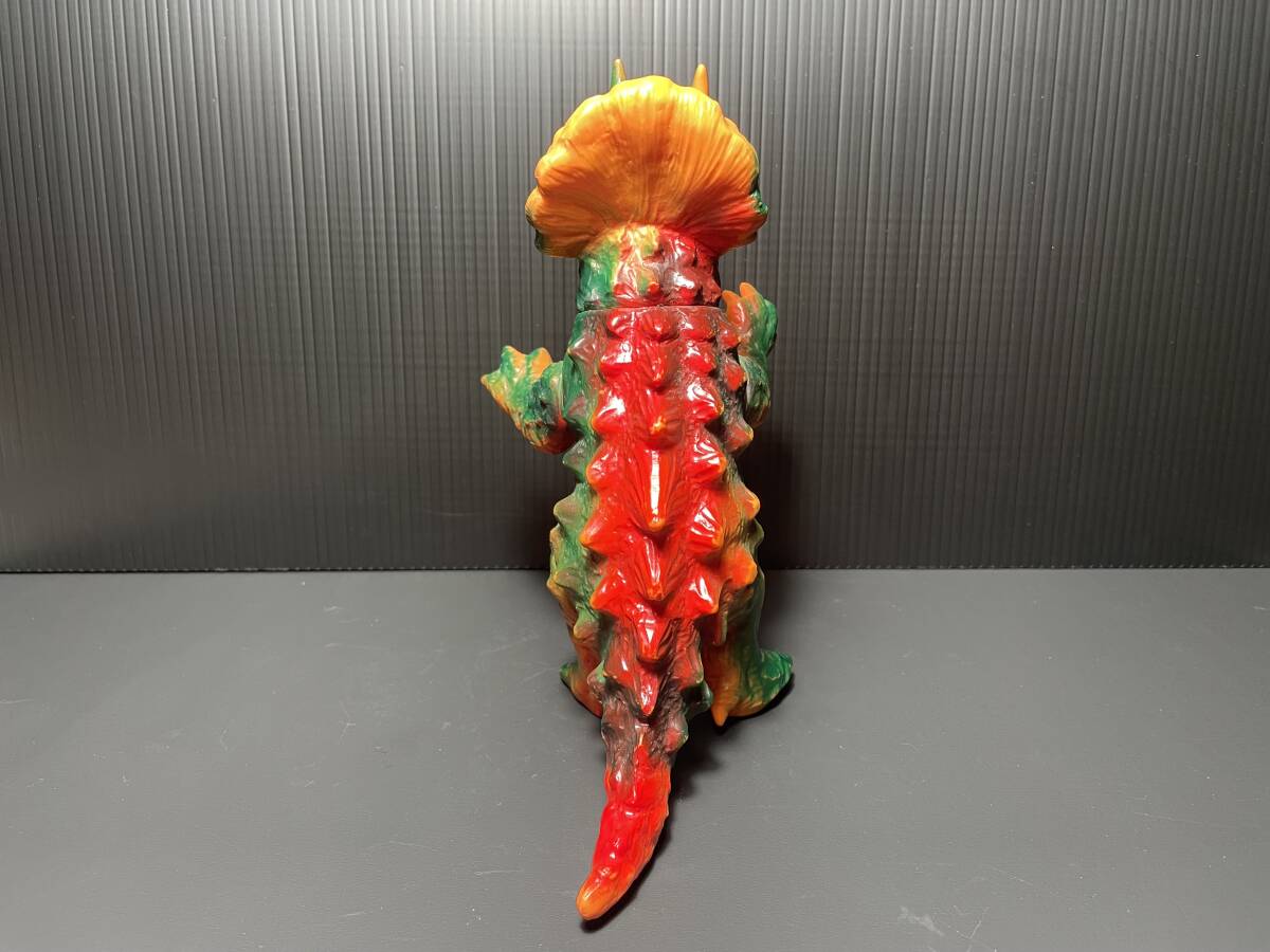 三浦トーイ トリケラン パチ怪獣 ソフビ 昭和レトロ 当時物 三浦トーイ トリケラン パチ怪獣 ソフビ 超美品 - メルカリ