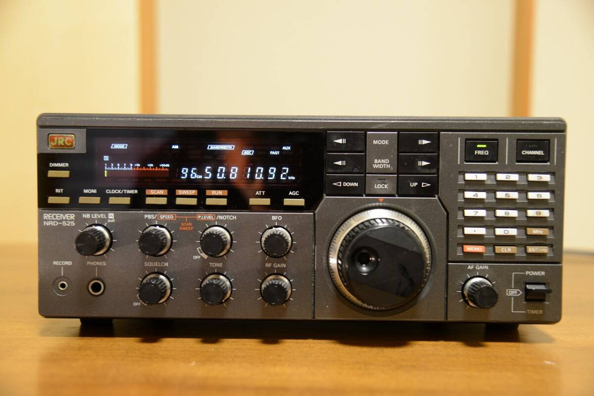 日本無線 JRC NRD-525 広帯域受信機 V.UHFコンバータ内蔵/元箱 日本無線 JRC NRD-525 広帯域受信機 V.UHFコンバータ内蔵/元箱
