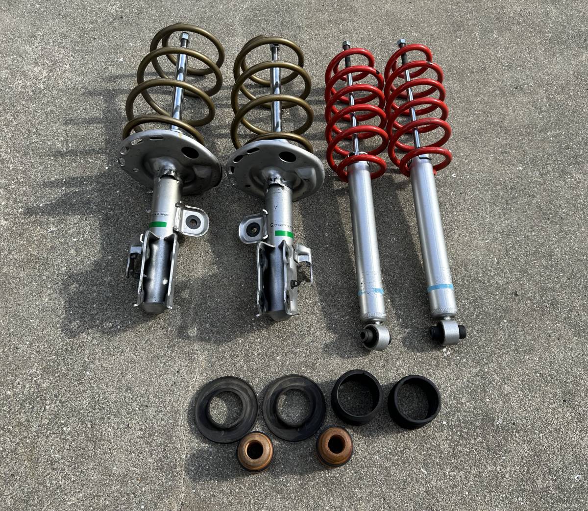 プリウスα　純正ショックアブソーバー＋純正サスペンション(1台分) 4点セット 2025年最新】Yahoo!オークション -プリウスα 純正サスペンションの中古