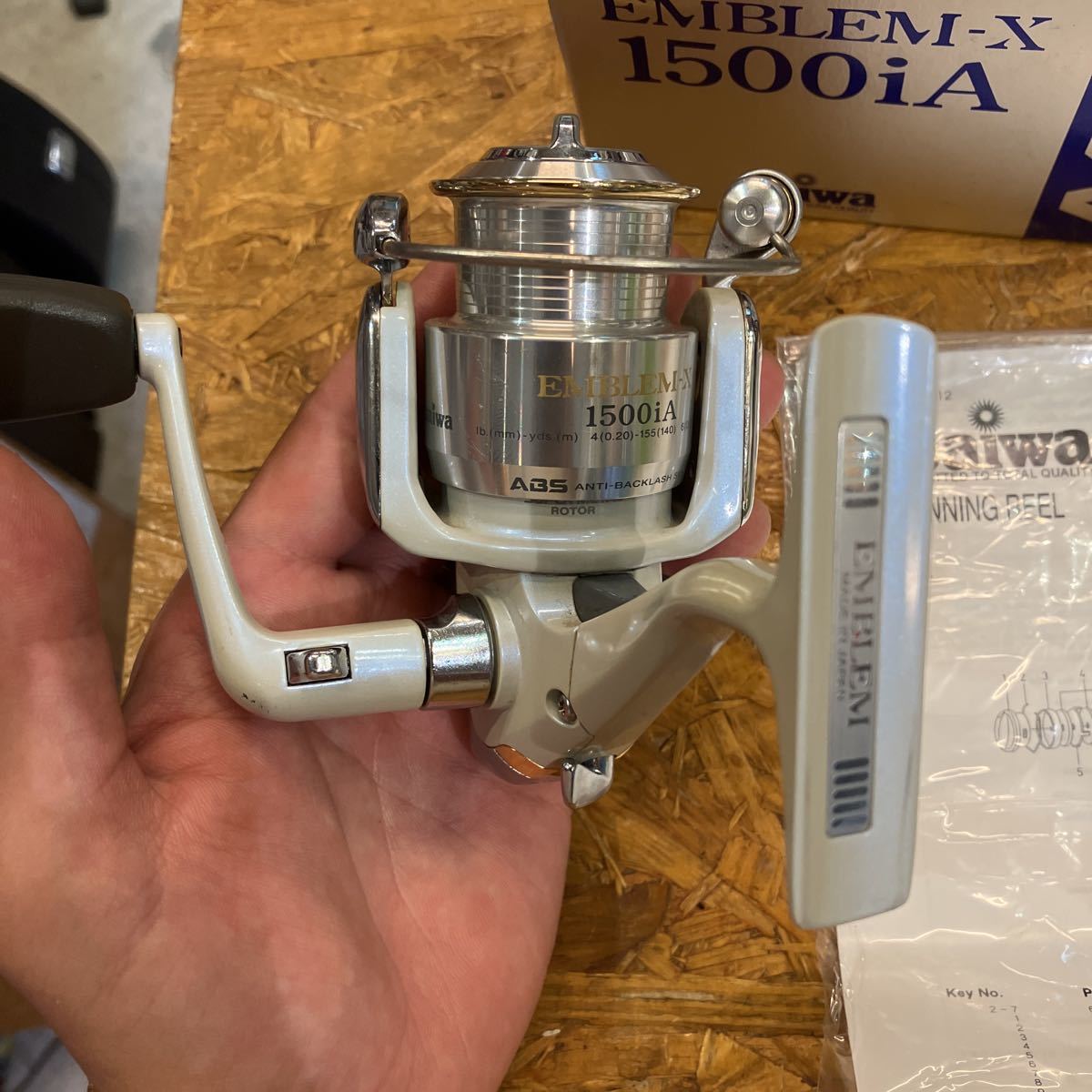 ダイワ DAIWA エンブレムーＸ EMBLEM-Ｘ ３５００Ｃ 新品・未使用・美品 DAIWA EMBLEM X ダイワ エンブレムX 2500C