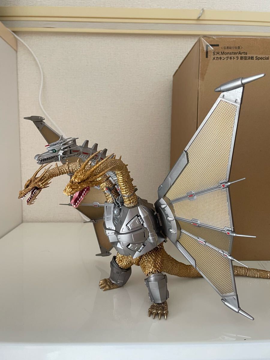 【くりマン～】S.H.MonsterArtsメカキングギドラ S.H.MonsterArts メカキングギドラ 新宿決戦Special Set