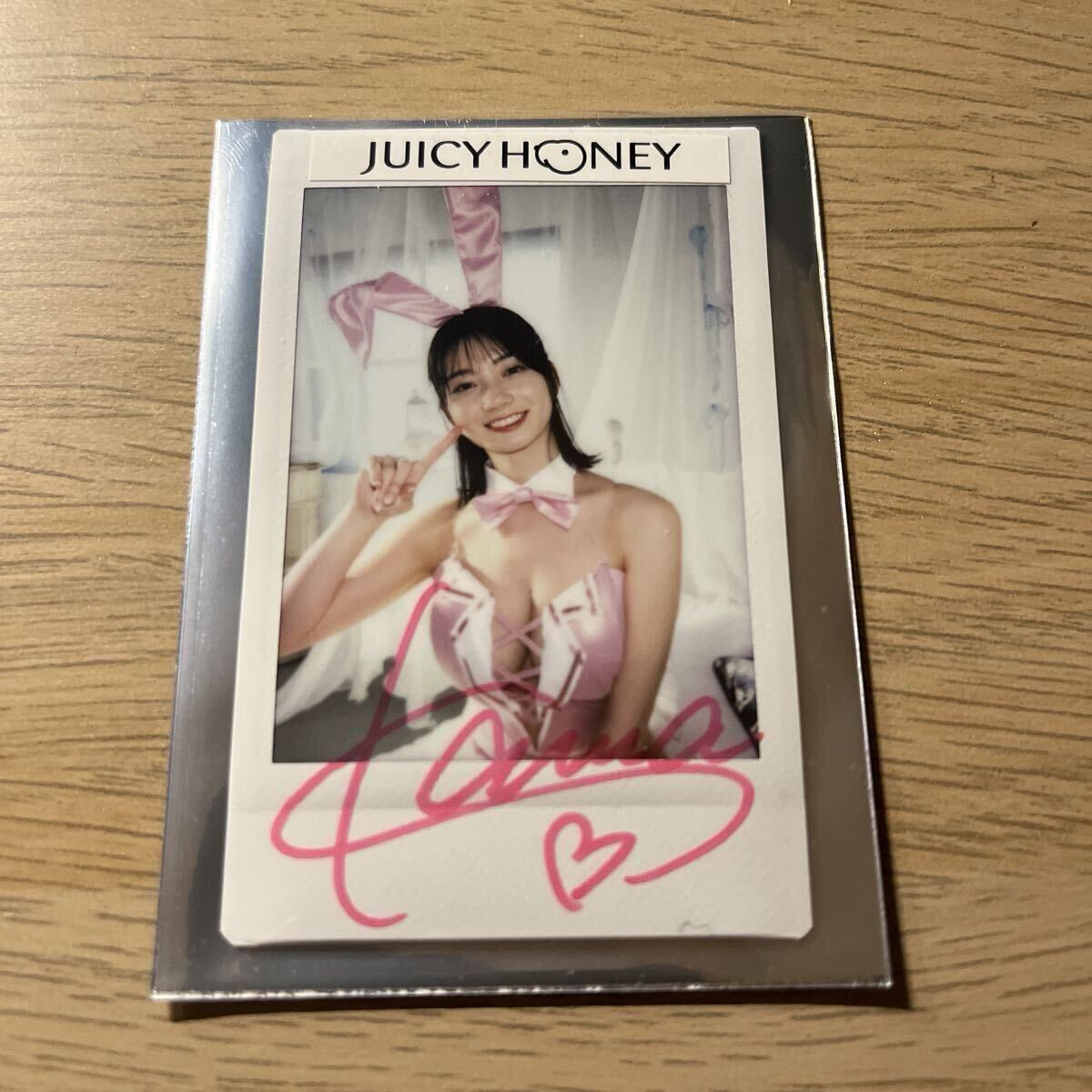Bibian 比比昂- 【Autographed Instant Photo 瀬戸環奈】Juicy Honey