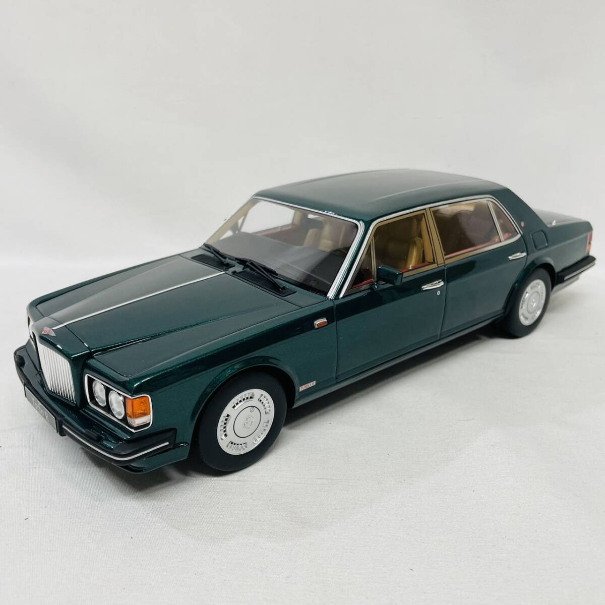 Bibian 比比昂- GT SPIRIT 1/18 ベントレーターボR グリーン/ ミニカー